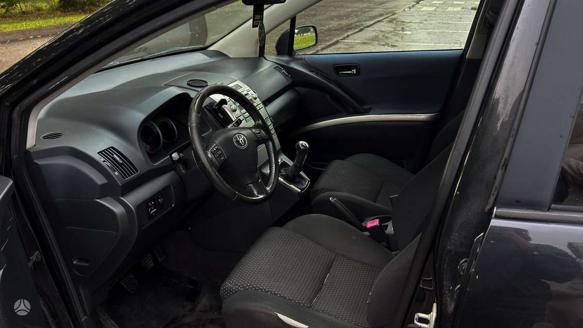 Toyota Corolla Verso - 9