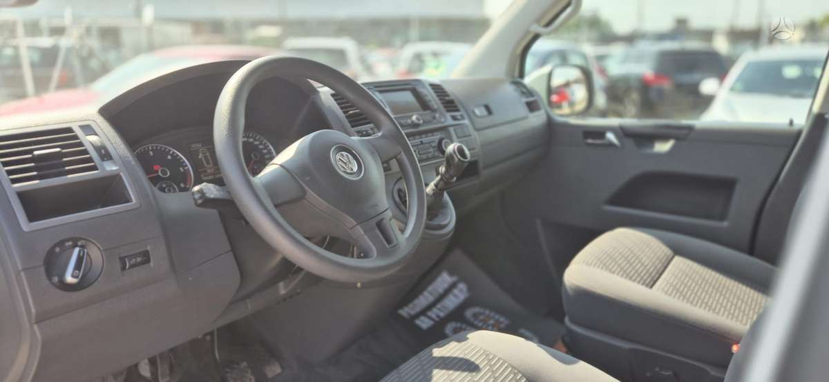 Volkswagen Multivan - 5