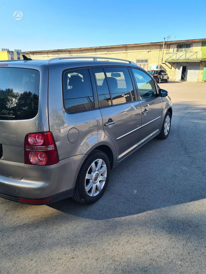 Volkswagen Touran - 6