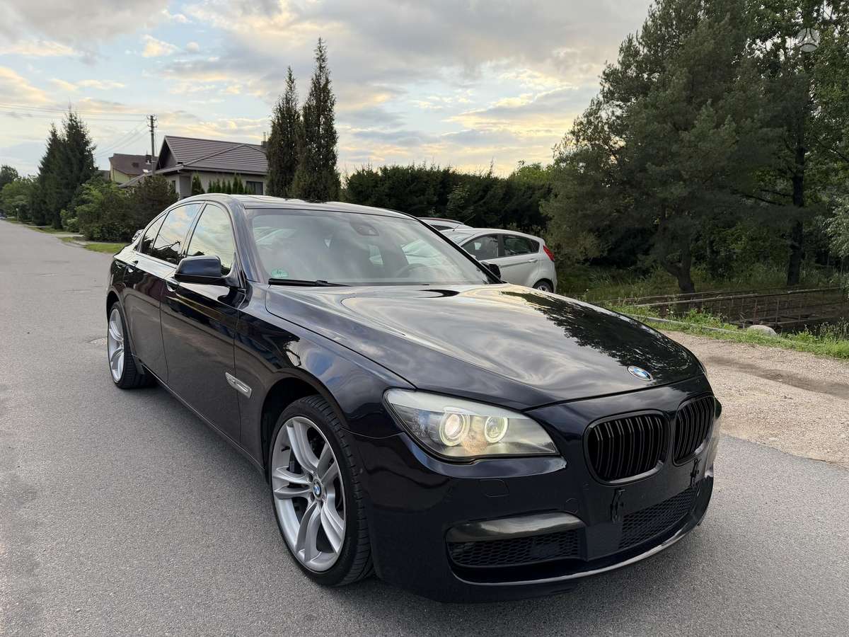 BMW 740, 3.0 l., Седан