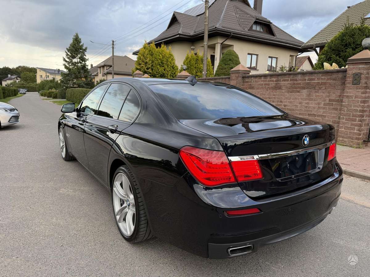 BMW 740, 3.0 l., Седан
