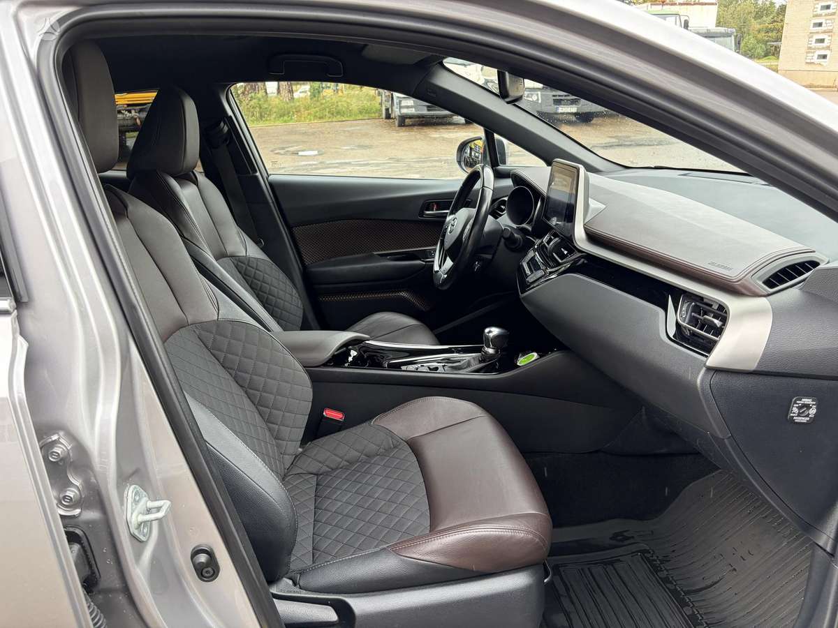 Toyota C-HR - 9