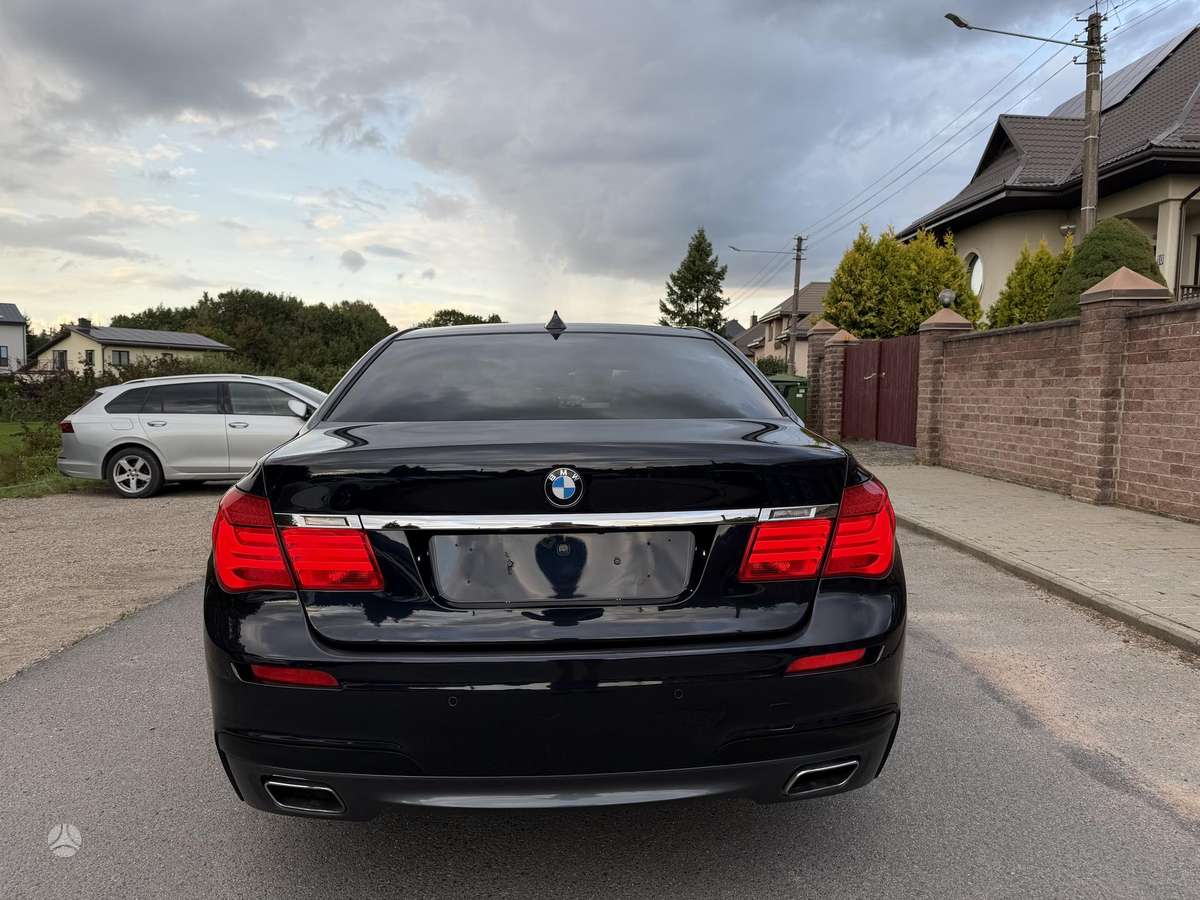 BMW 740, 3.0 l., Седан