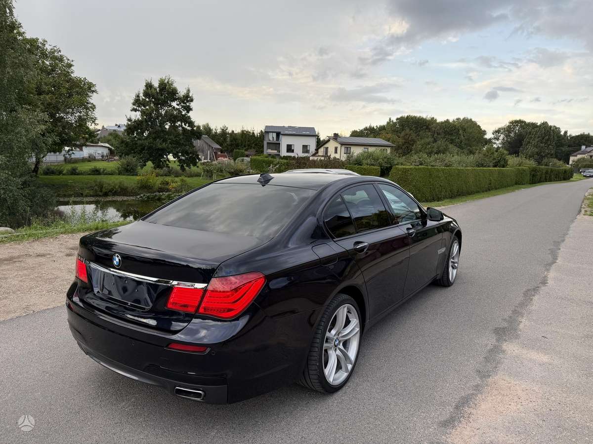 BMW 740, 3.0 l., Седан