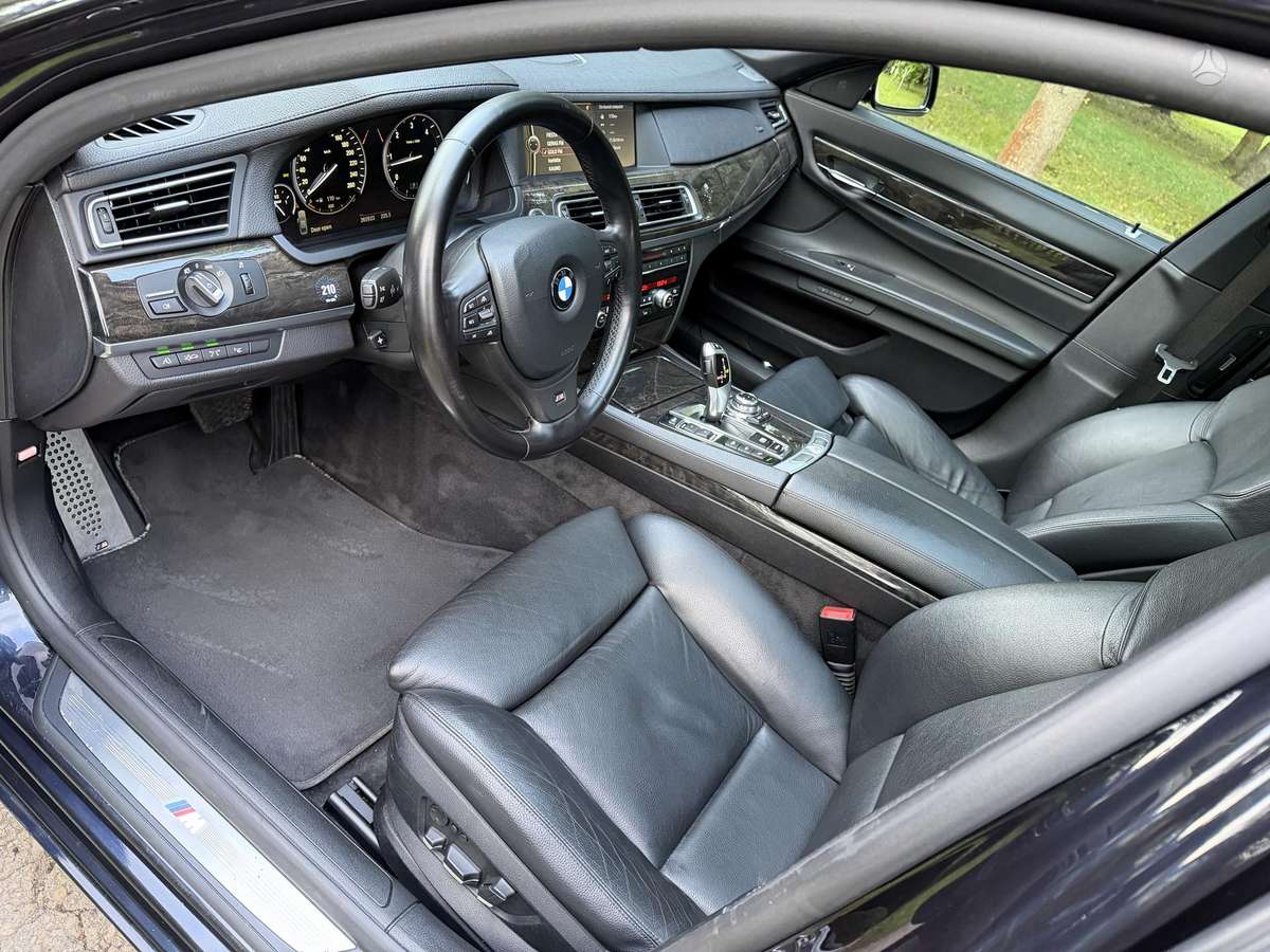 BMW 740, 3.0 l., Седан