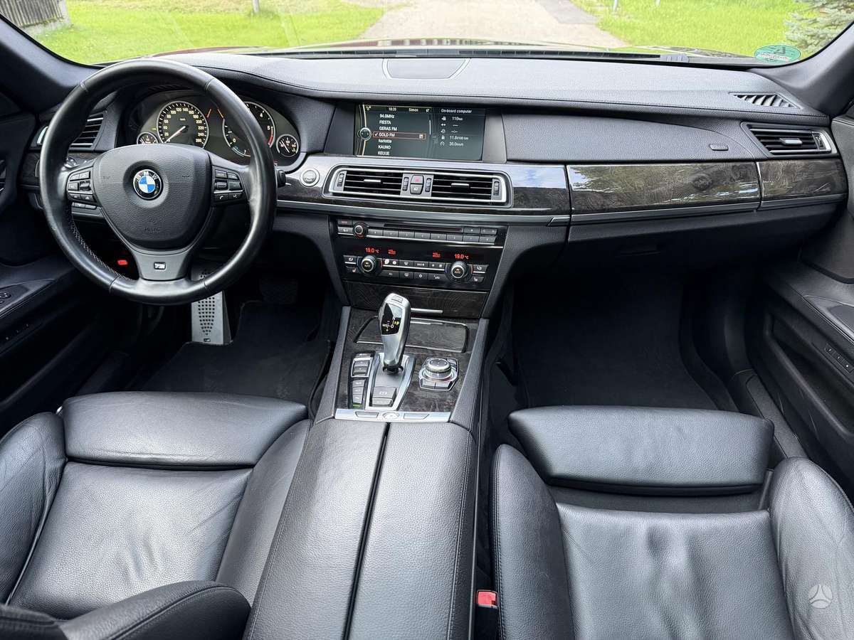 BMW 740, 3.0 l., Седан