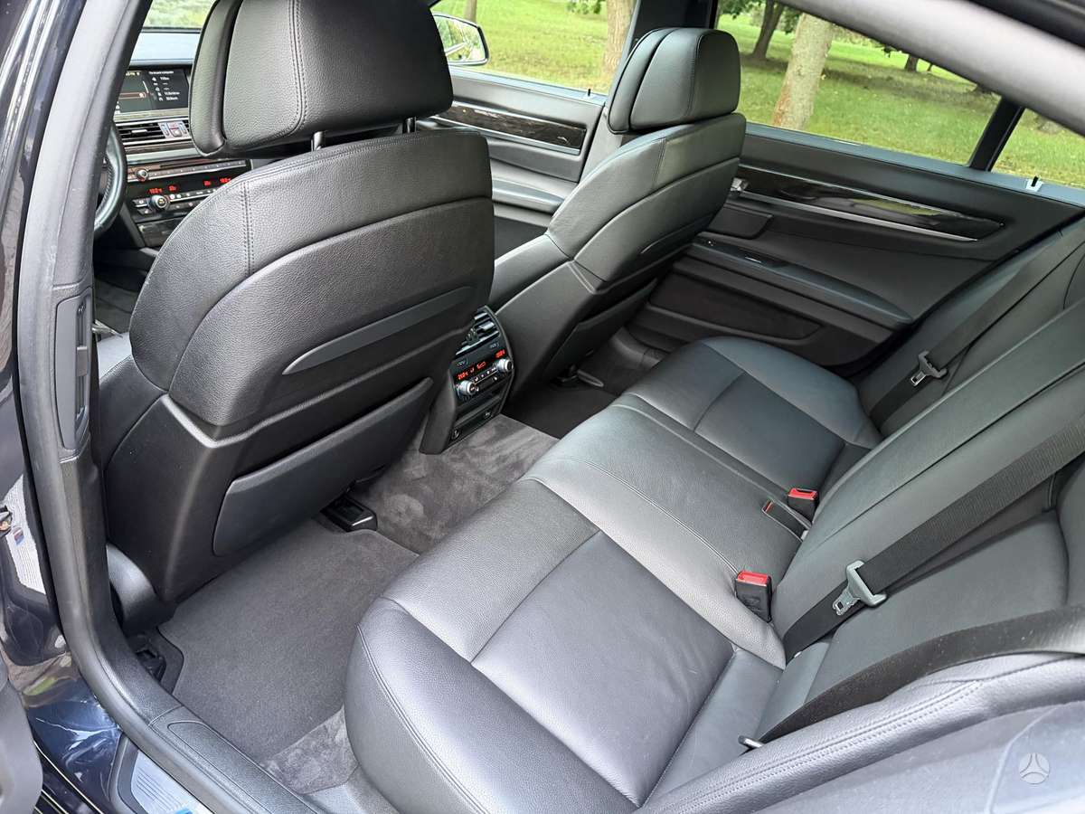 BMW 740, 3.0 l., Седан