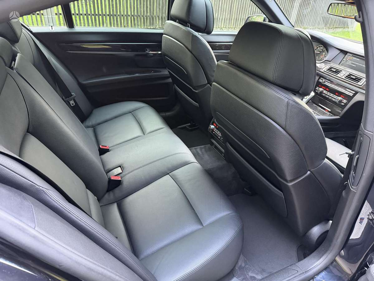BMW 740, 3.0 l., Седан