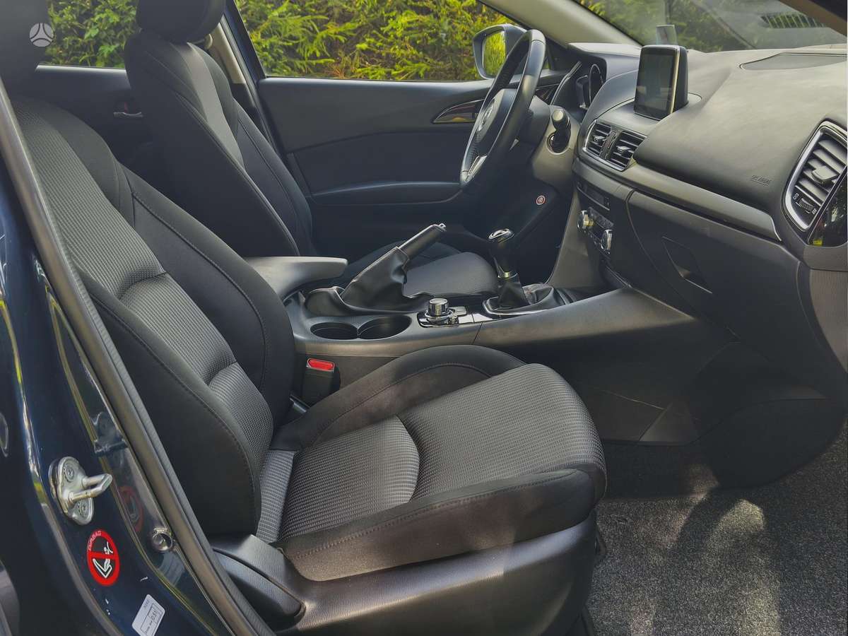 Mazda 3, 2.2 l., Хэтчбек