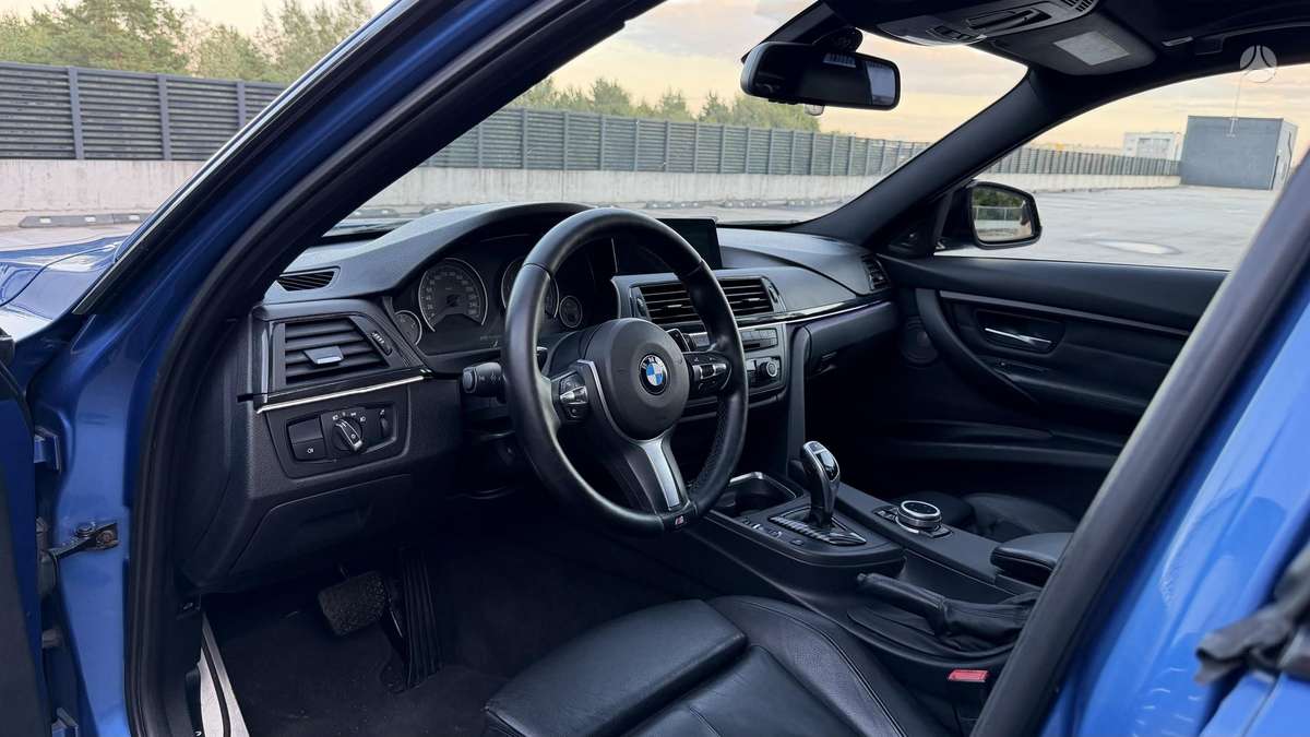 BMW 335, 3.0 l., Седан
