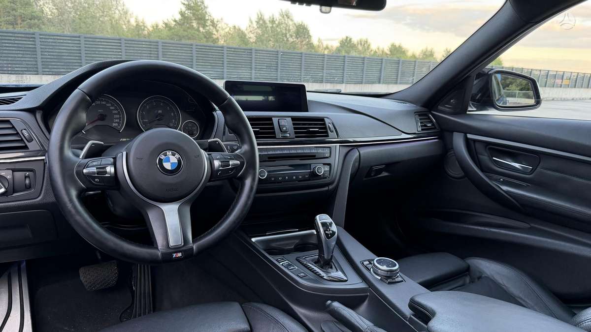 BMW 335, 3.0 l., Седан