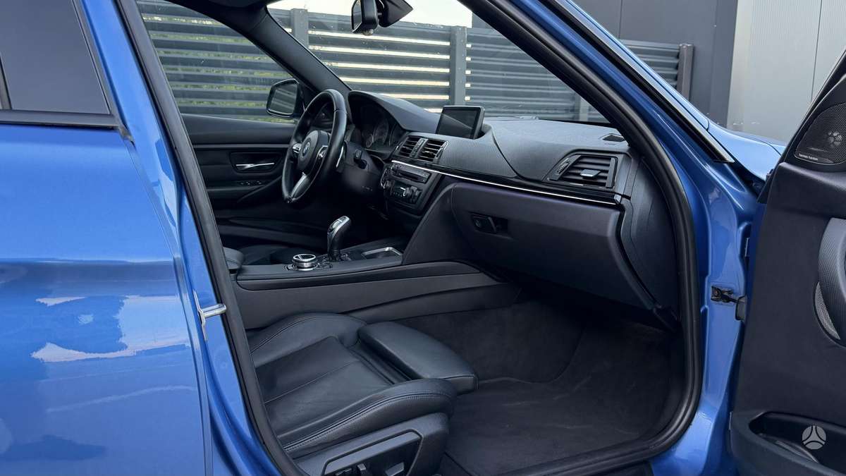 BMW 335, 3.0 l., Седан