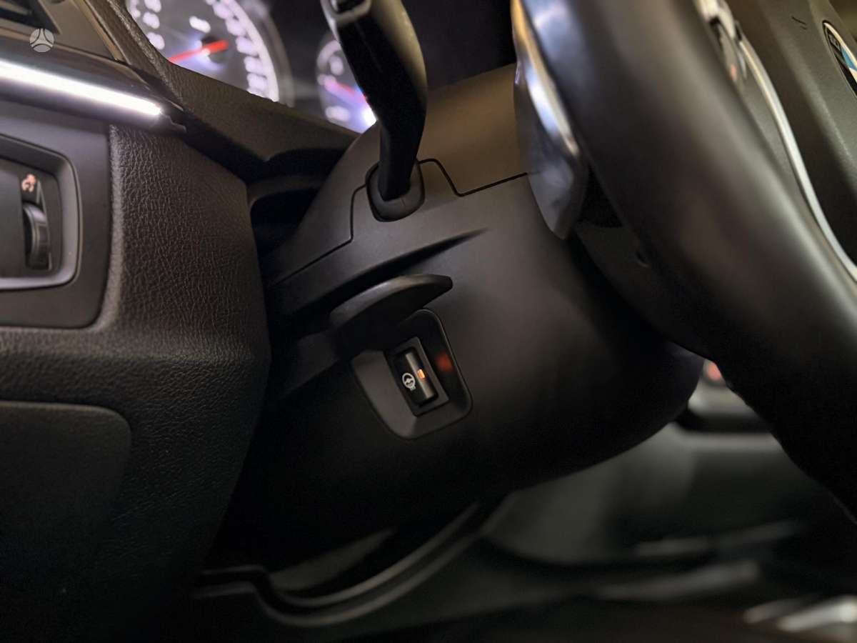 BMW 335, 3.0 l., Седан