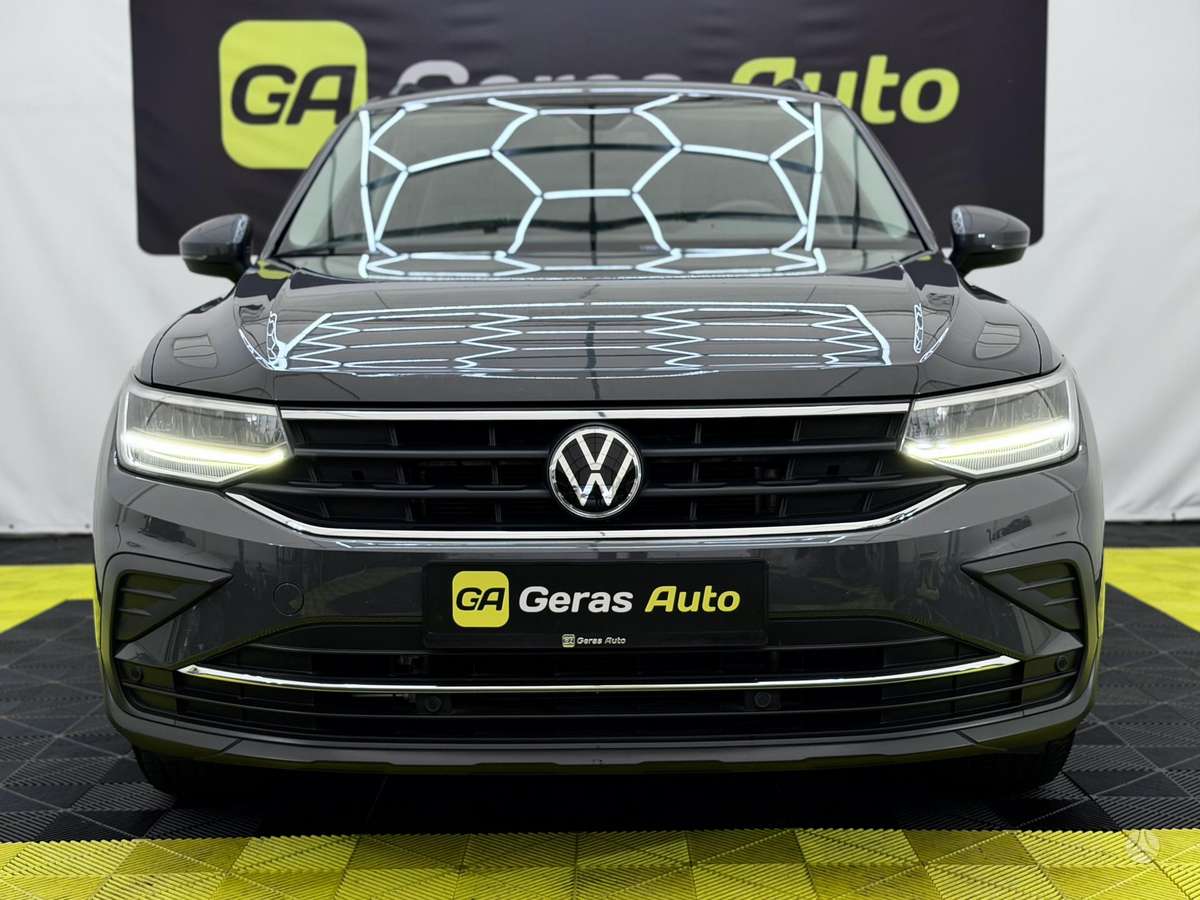 Volkswagen Tiguan - 2