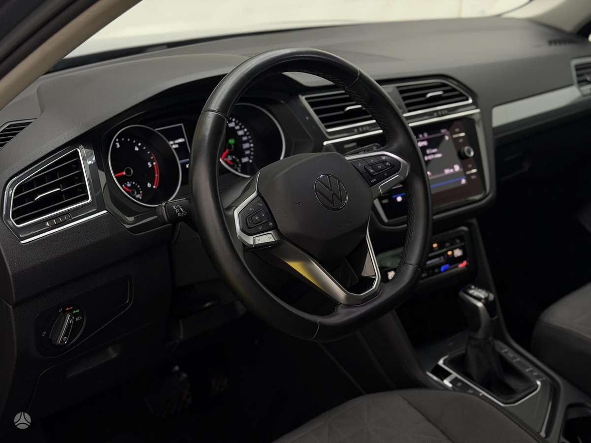 Volkswagen Tiguan - 9