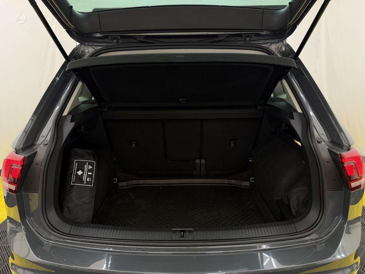 Volkswagen Tiguan - 12