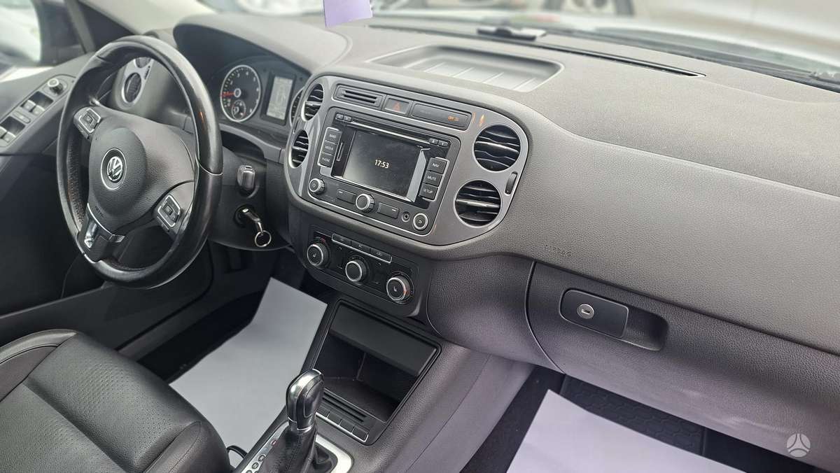 Volkswagen Tiguan - 10