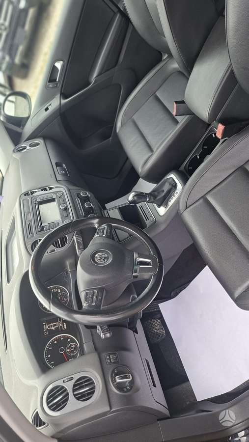 Volkswagen Tiguan - 11