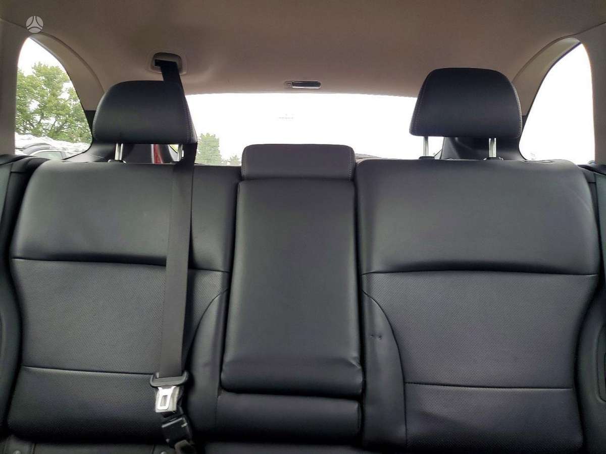 Subaru Outback, 2.5 l., off-road / crossover
