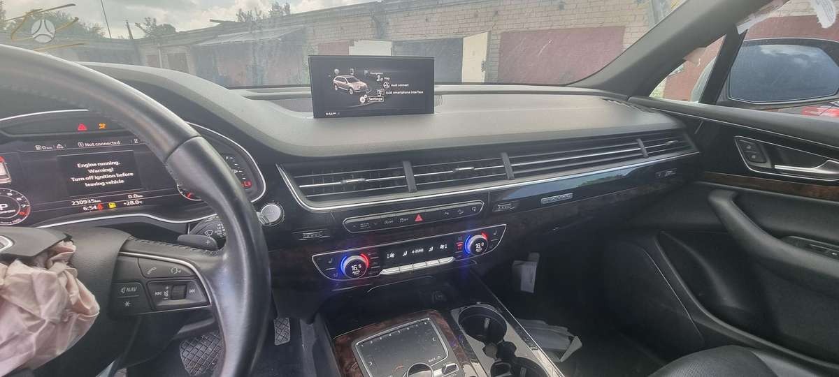 Audi Q7, 3.0 l., off-road / crossover