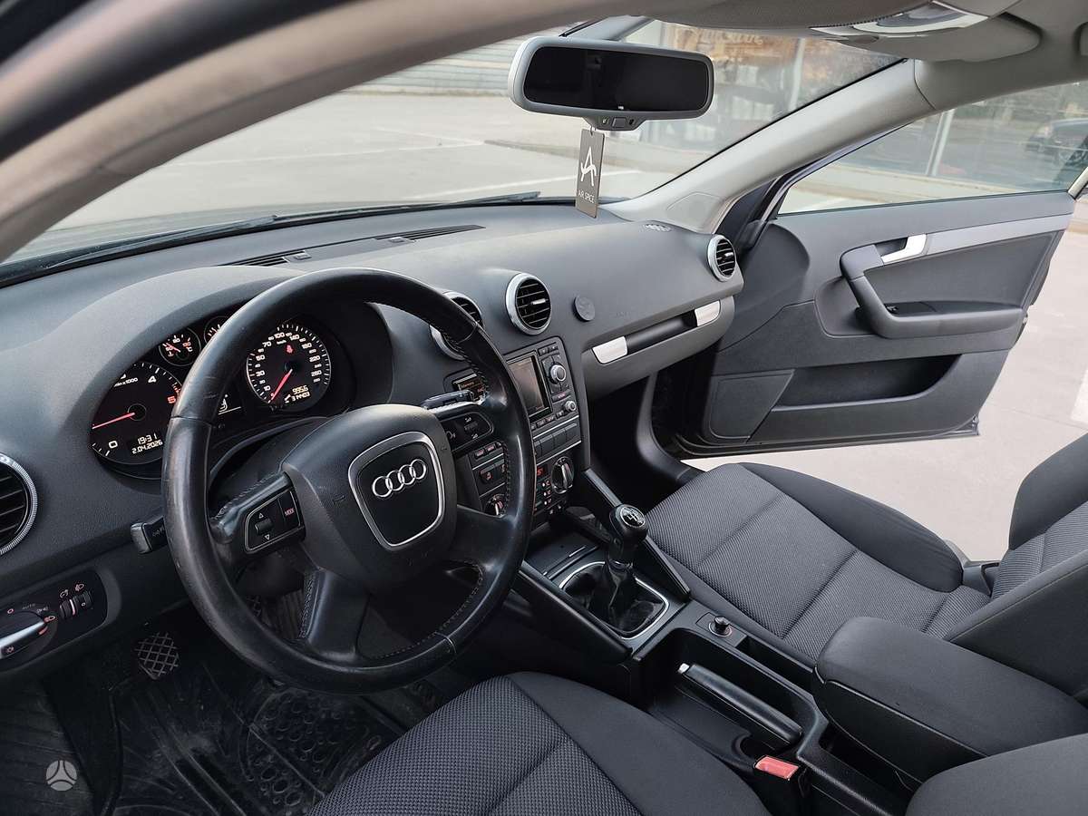Audi A3, 1.6 l., hatchback