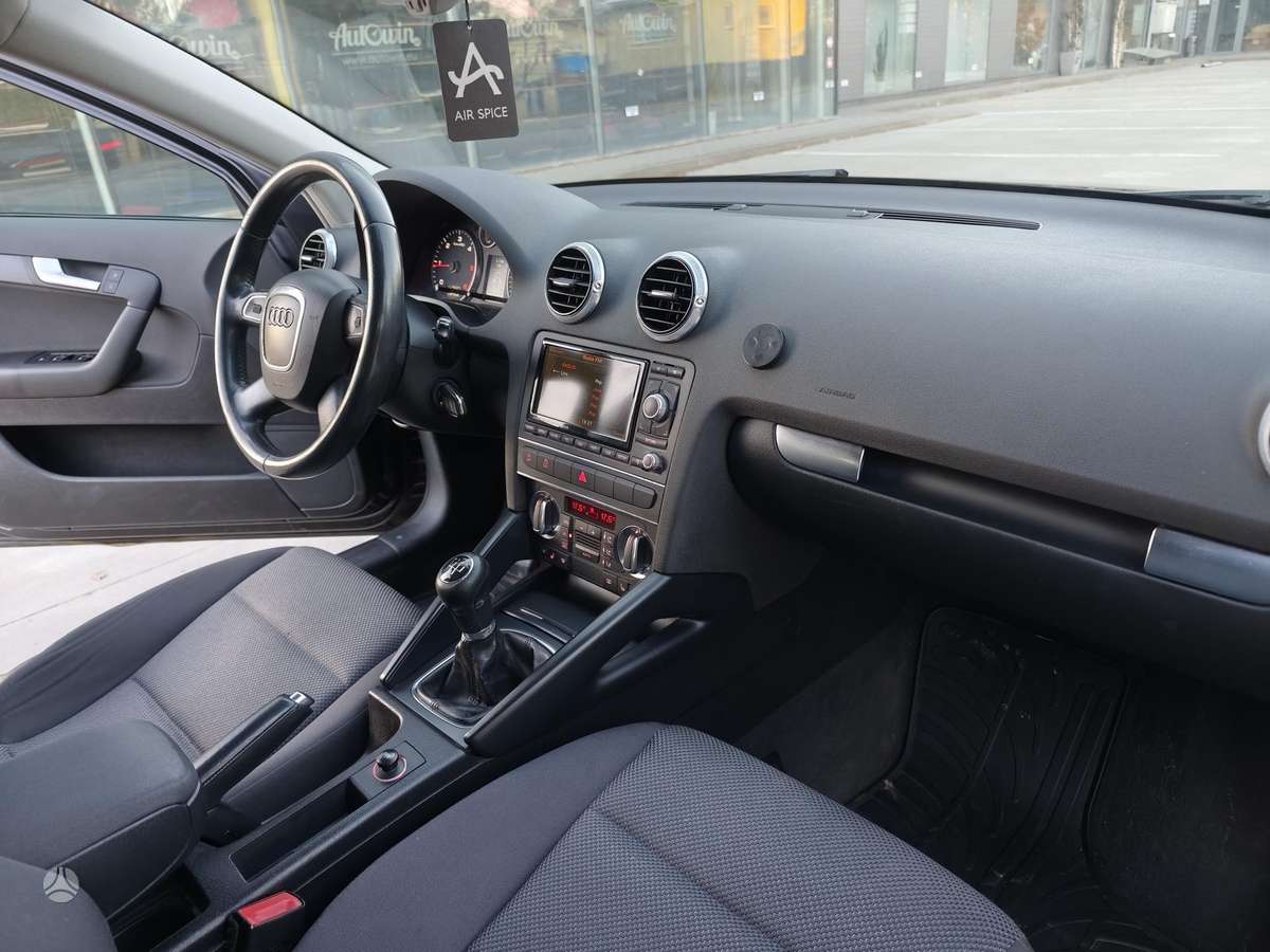 Audi A3, 1.6 l., Хэтчбек