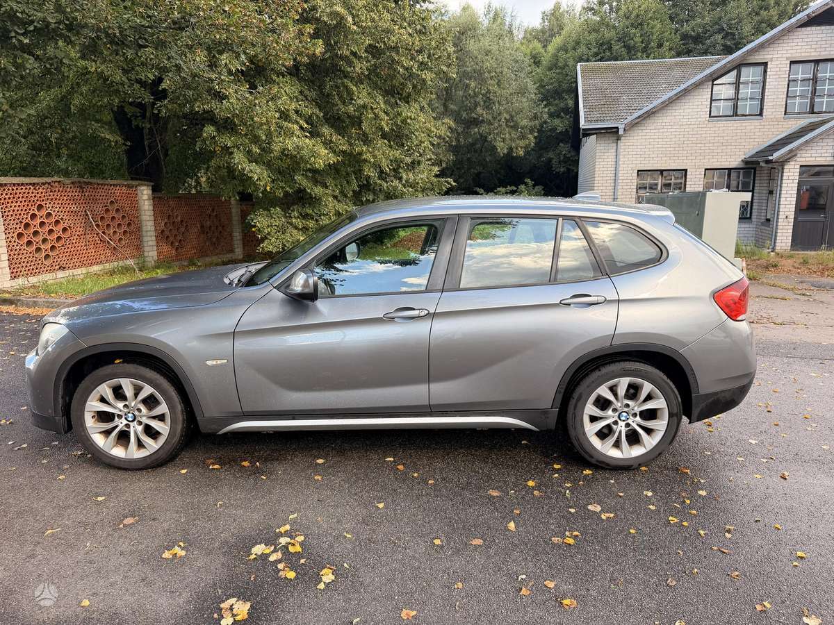 BMW X1, 2.0 l., hatchback