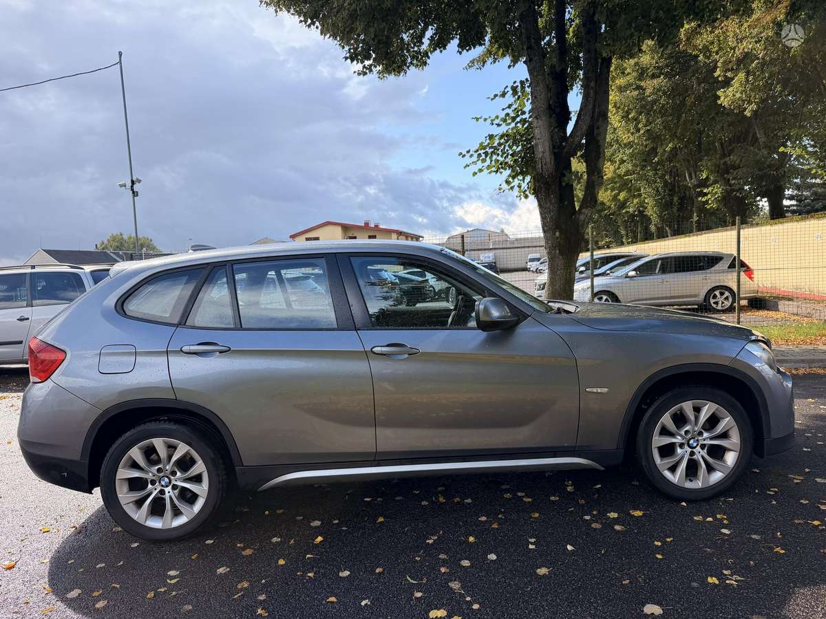 BMW X1, 2.0 l., hatchback