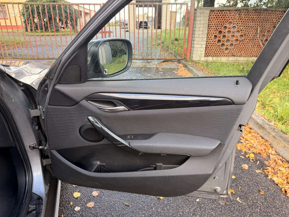 BMW X1, 2.0 l., hatchback