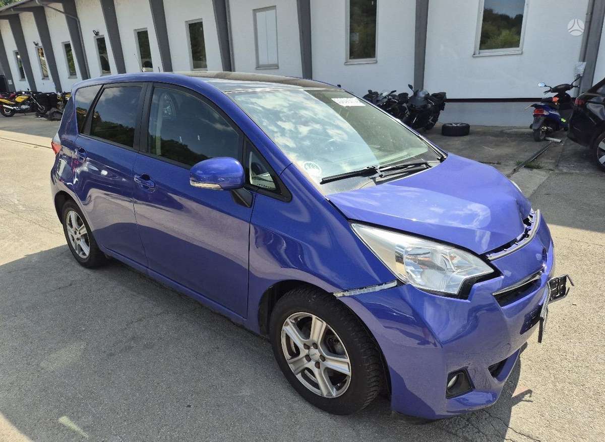 Toyota Verso-S, 1.4 l., Минивэн