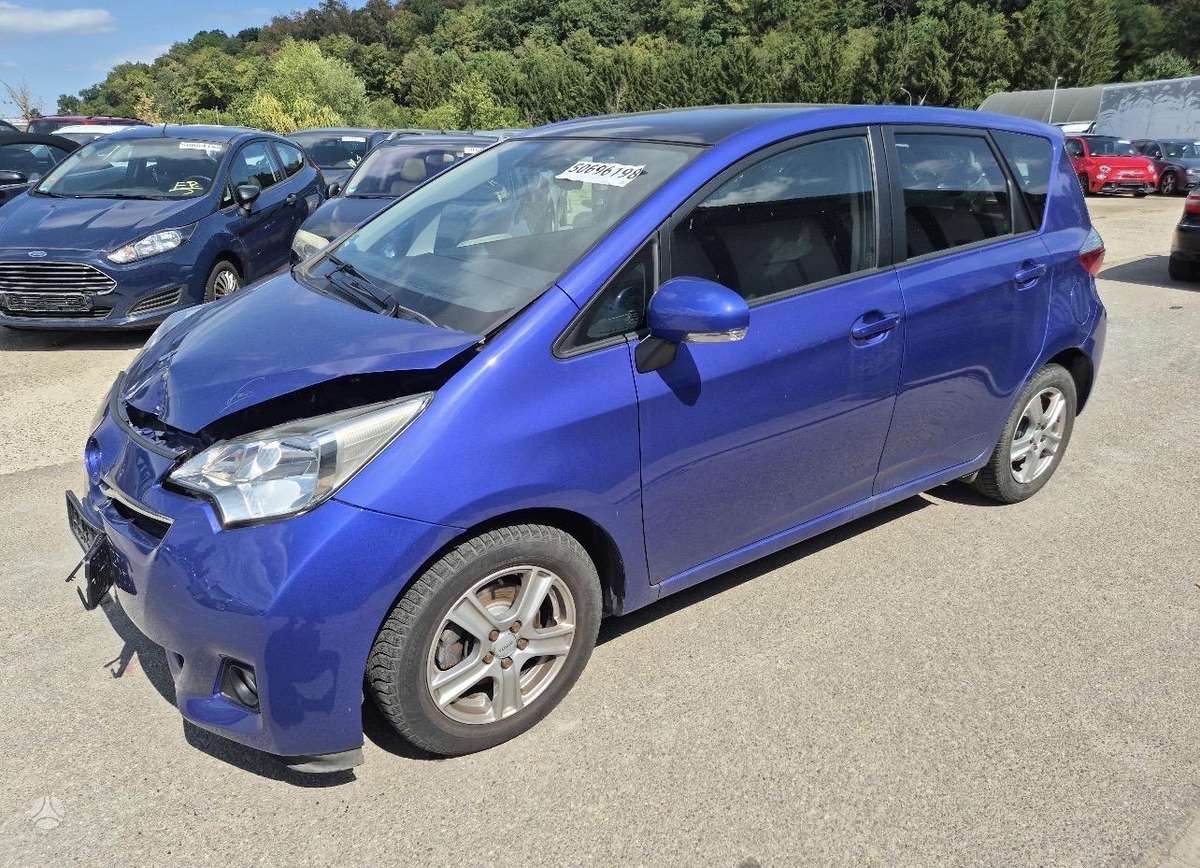 Toyota Verso-S, 1.4 l., Минивэн