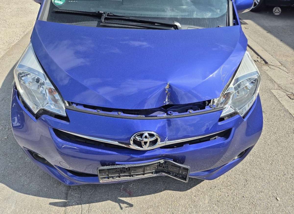 Toyota Verso-S, 1.4 l., Минивэн