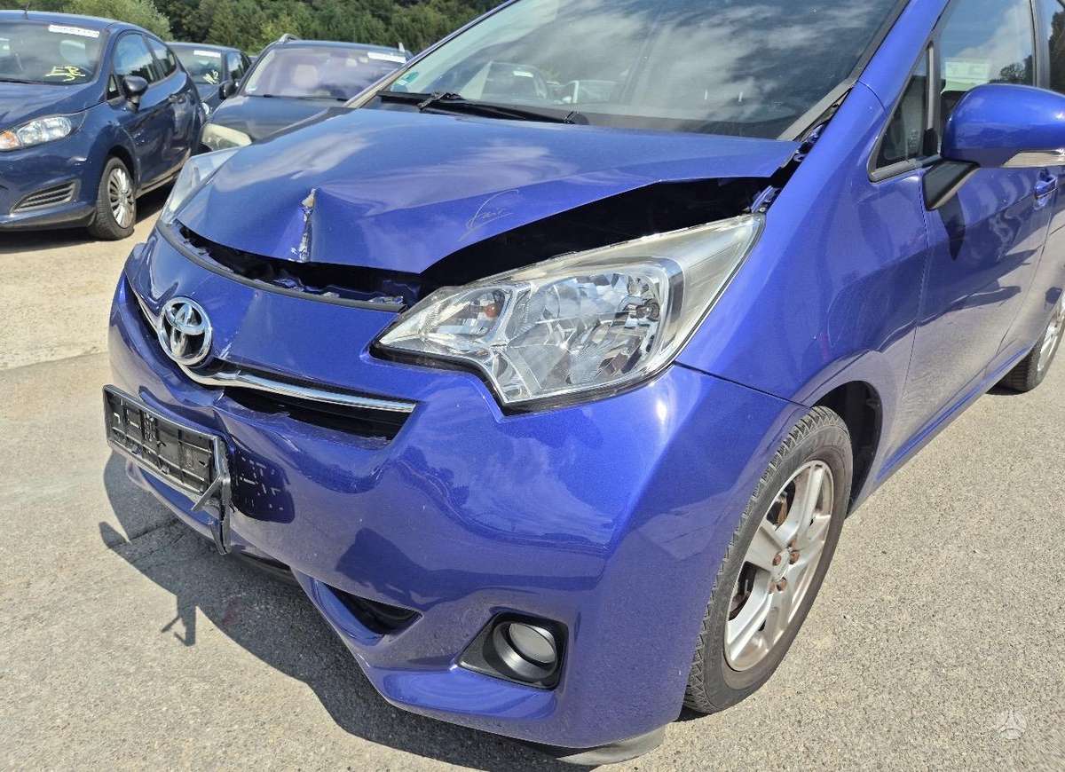 Toyota Verso-S, 1.4 l., mpv / minivan