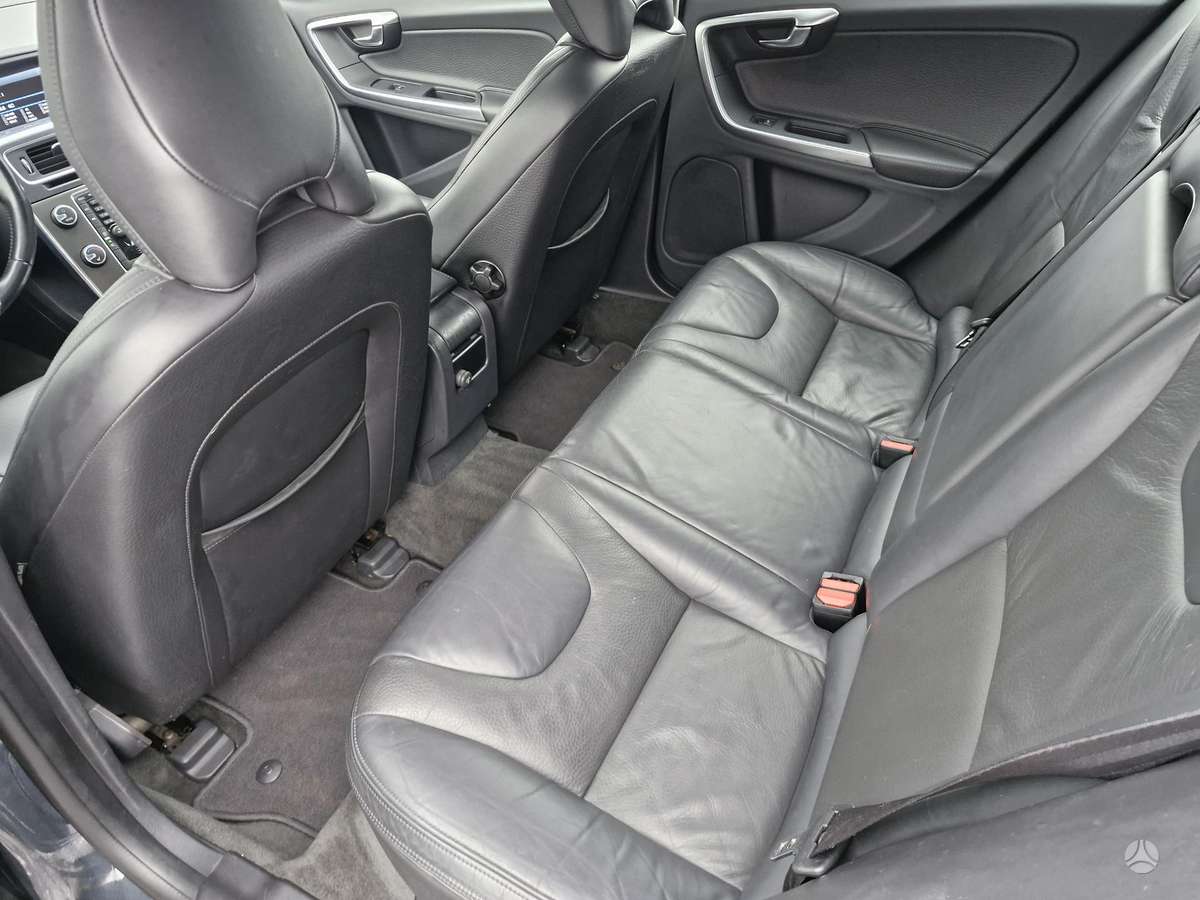 Volvo V60, 2.4 l., universalas
