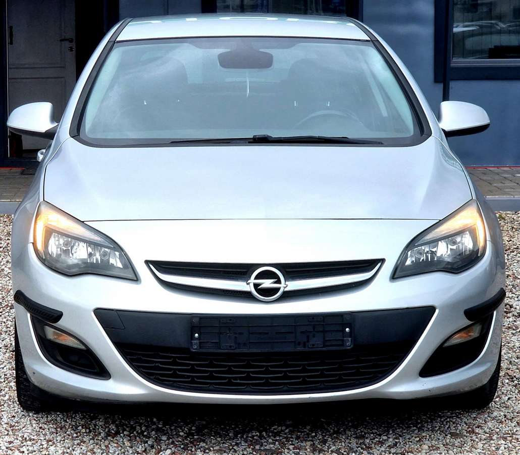 Opel Astra, 1.6 l., Хэтчбек