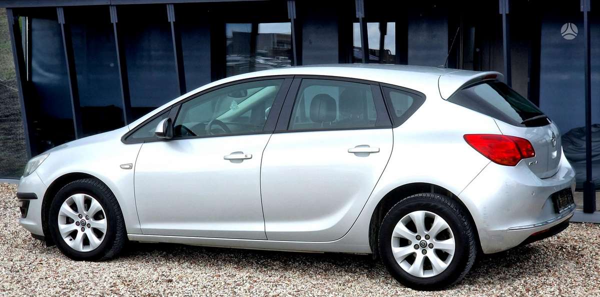 Opel Astra, 1.6 l., Хэтчбек
