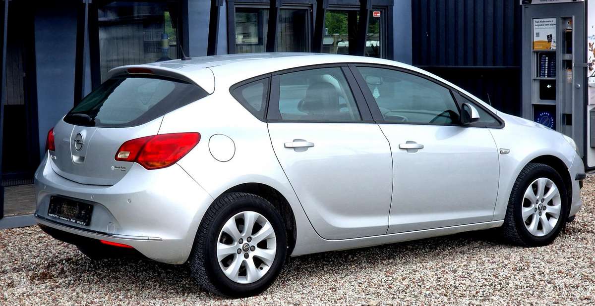 Opel Astra, 1.6 l., Хэтчбек