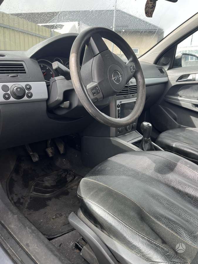 Opel Astra, 1.7 l., hatchback