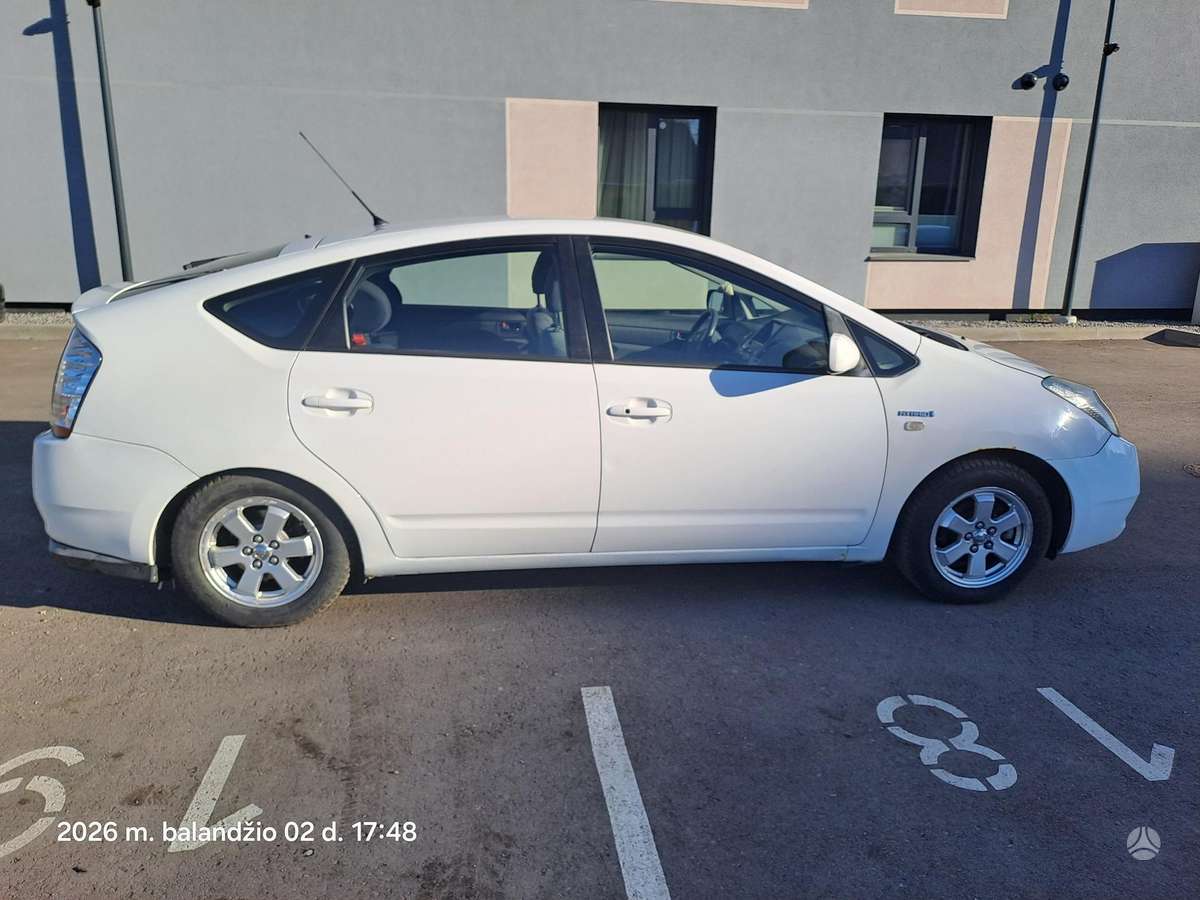 Toyota Prius - 2