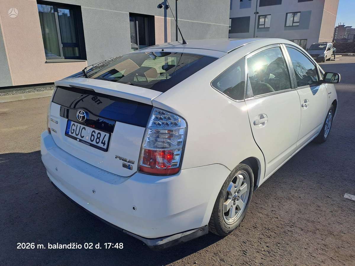 Toyota Prius - 3