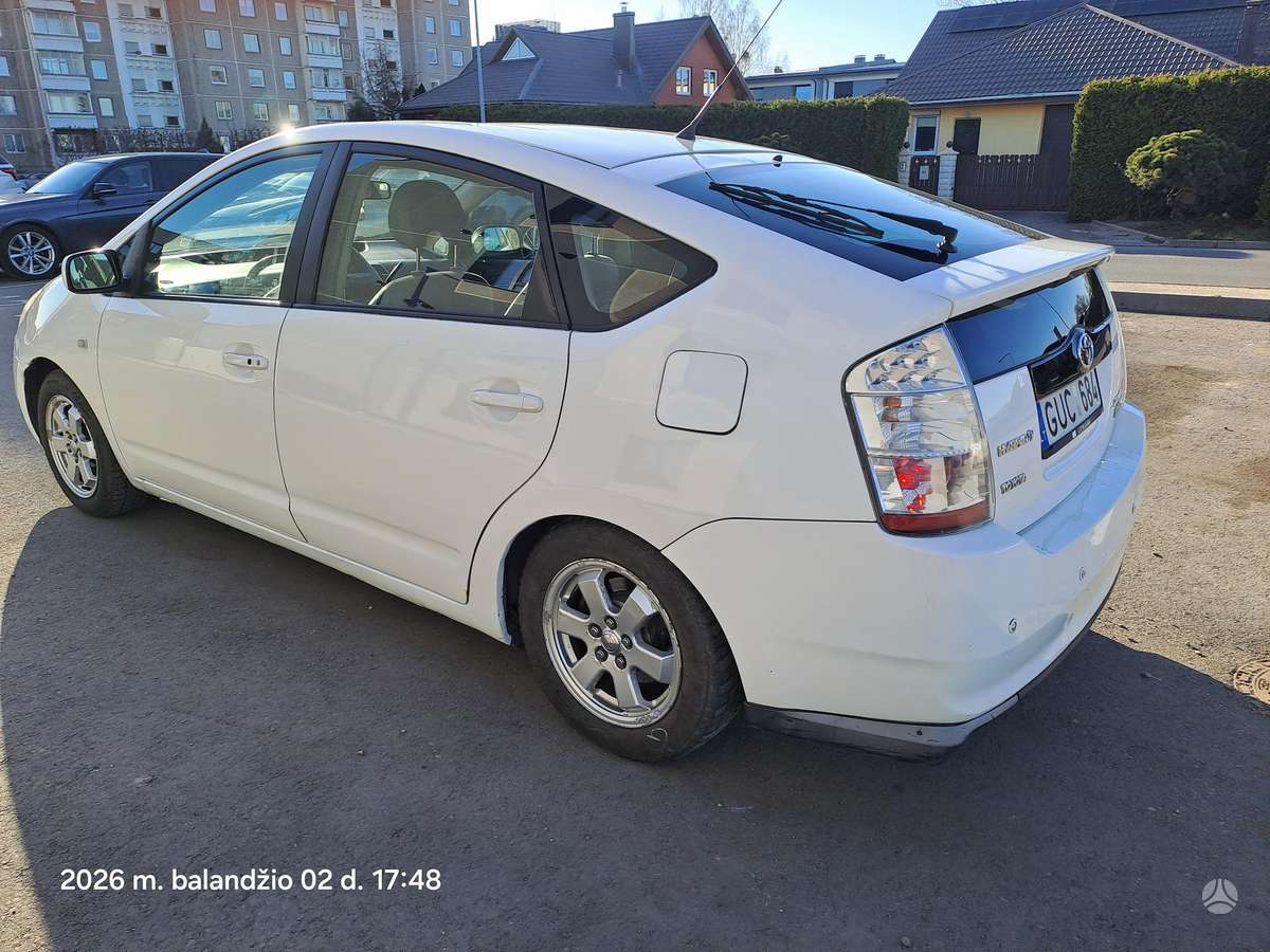 Toyota Prius - 5
