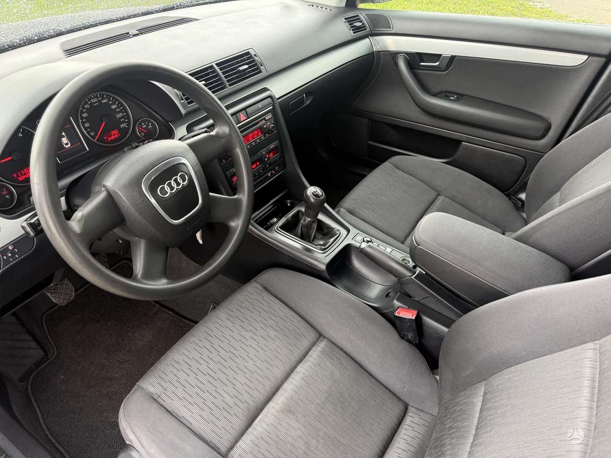 Audi A4, 2.0 l., Седан