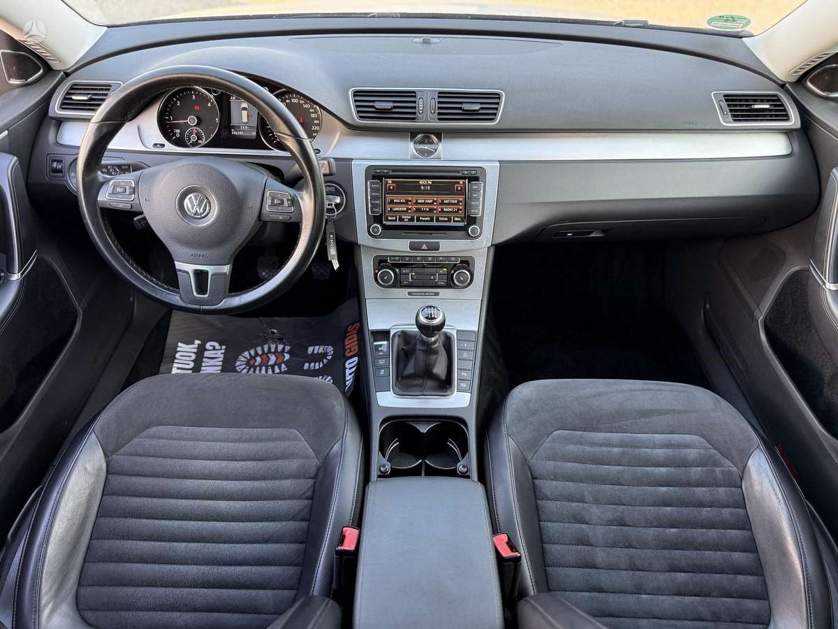 Volkswagen Passat - 12