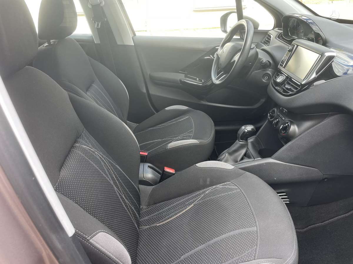 Peugeot 208 - 7