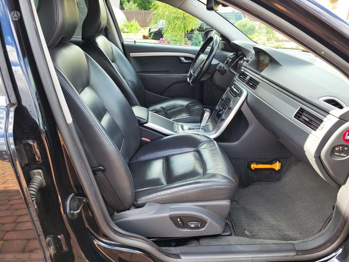 Volvo V70, 2.0 l., Универсал