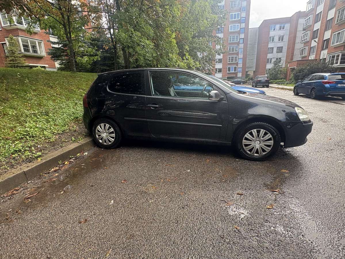 Volkswagen Golf - 2