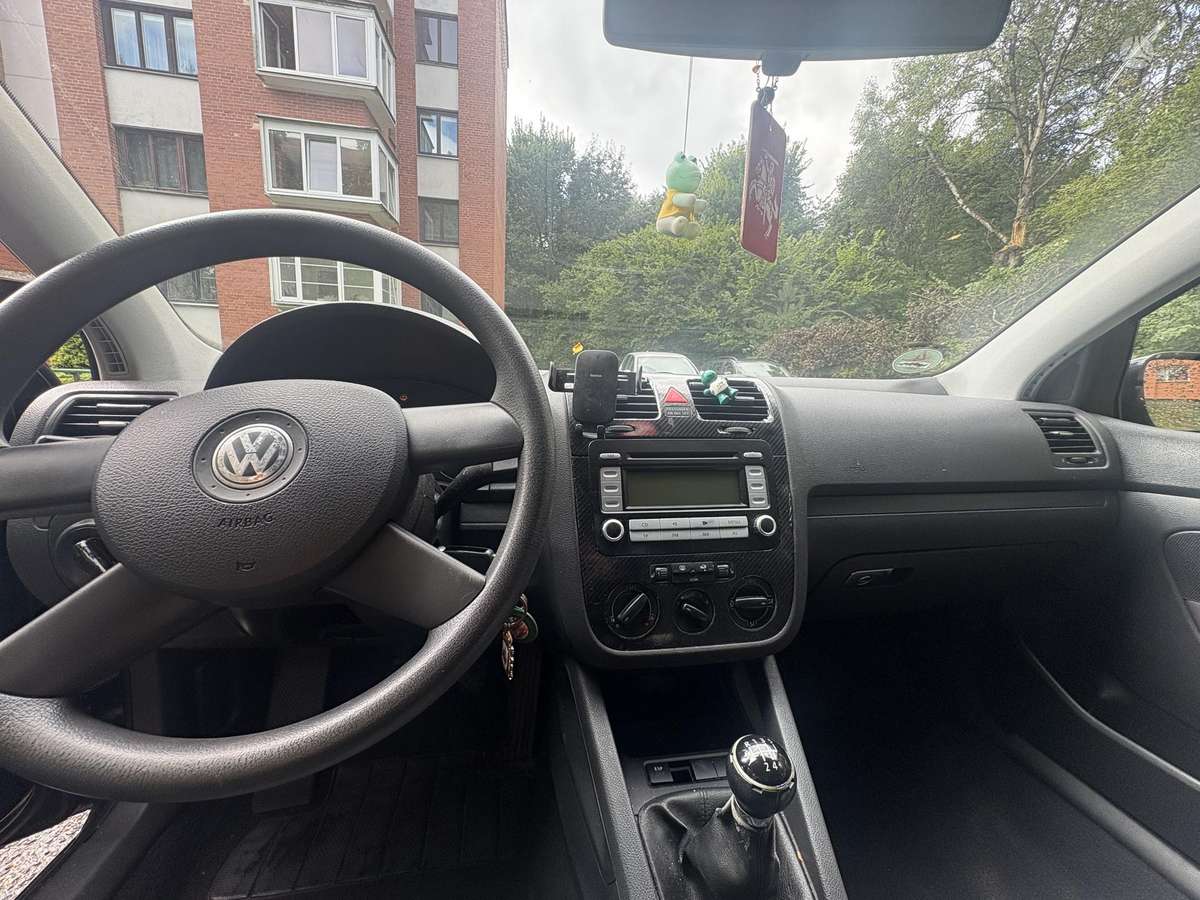 Volkswagen Golf - 6