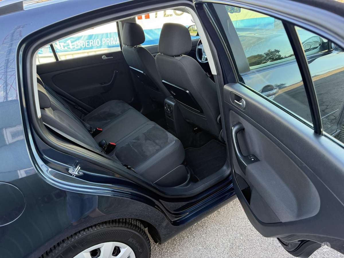 Volkswagen Golf Plus - 11