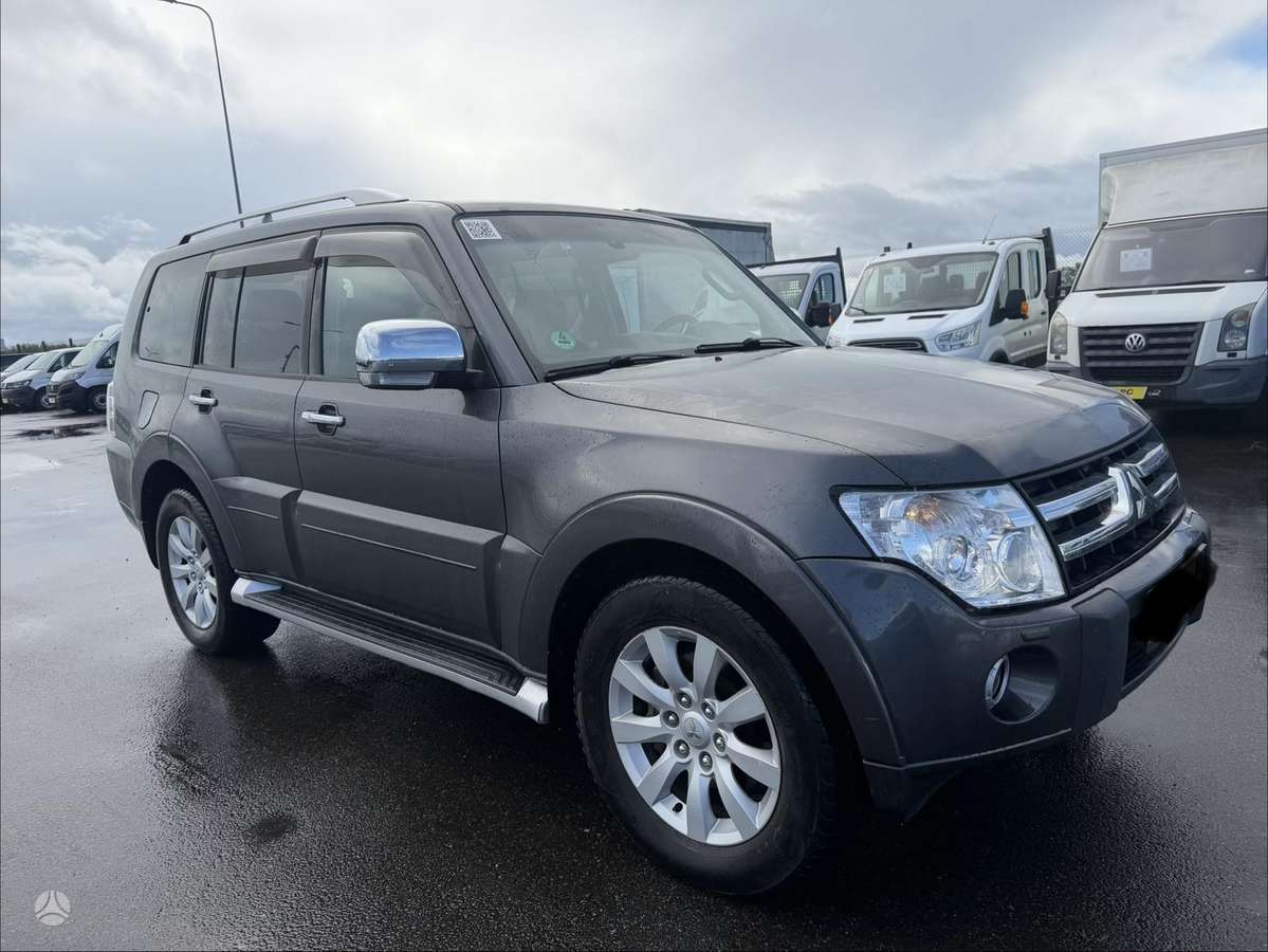 Mitsubishi Pajero, Внедорожник / Кроссовер