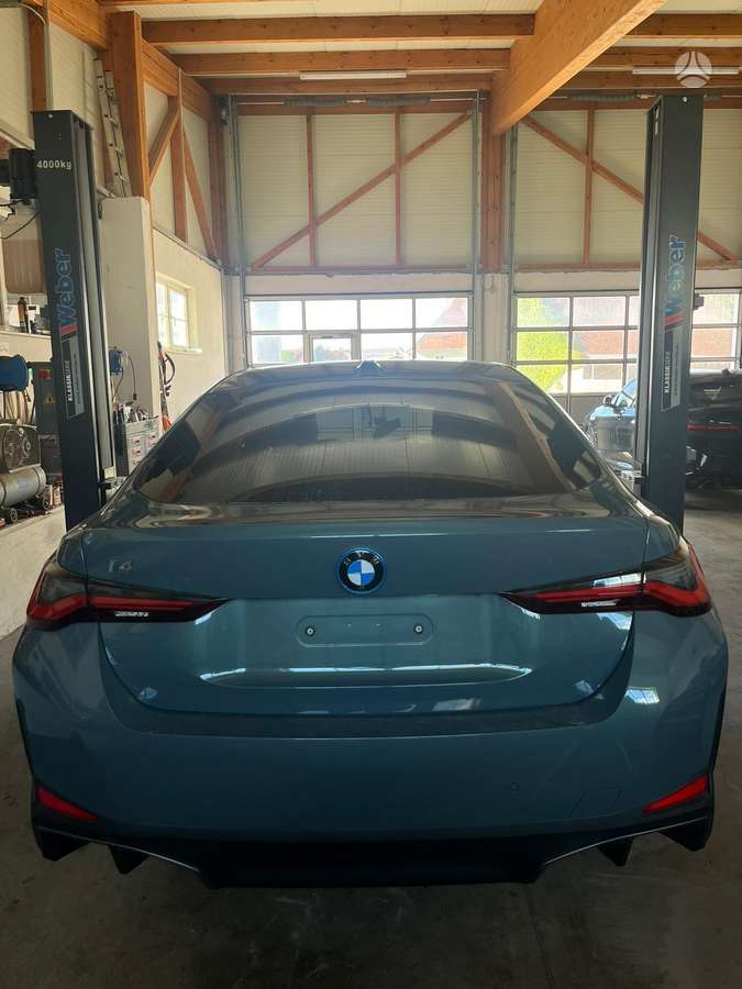 BMW i4 Bmw i4 dalimis